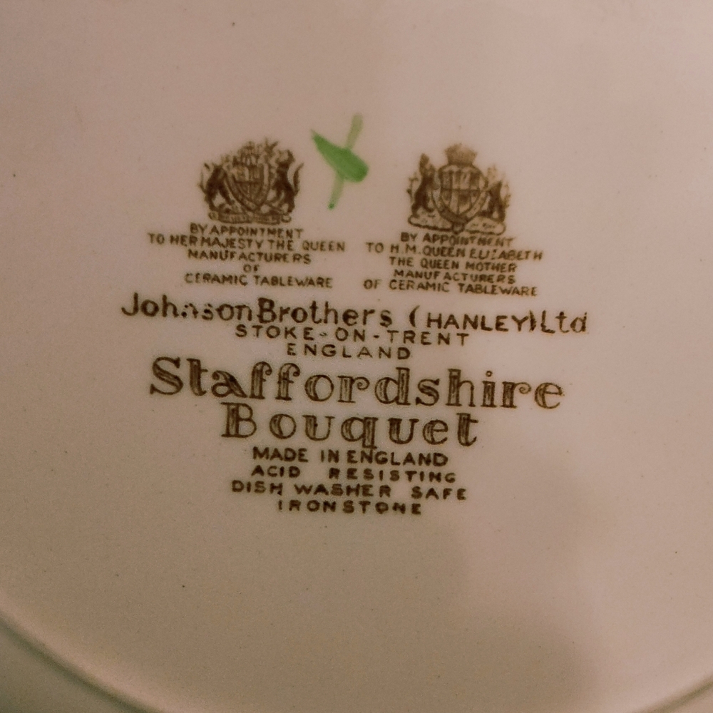 Staffordshire Bouquet by Johnson Brothers (Hanley) set of 10 pieces $45 - Picture 2 of 6